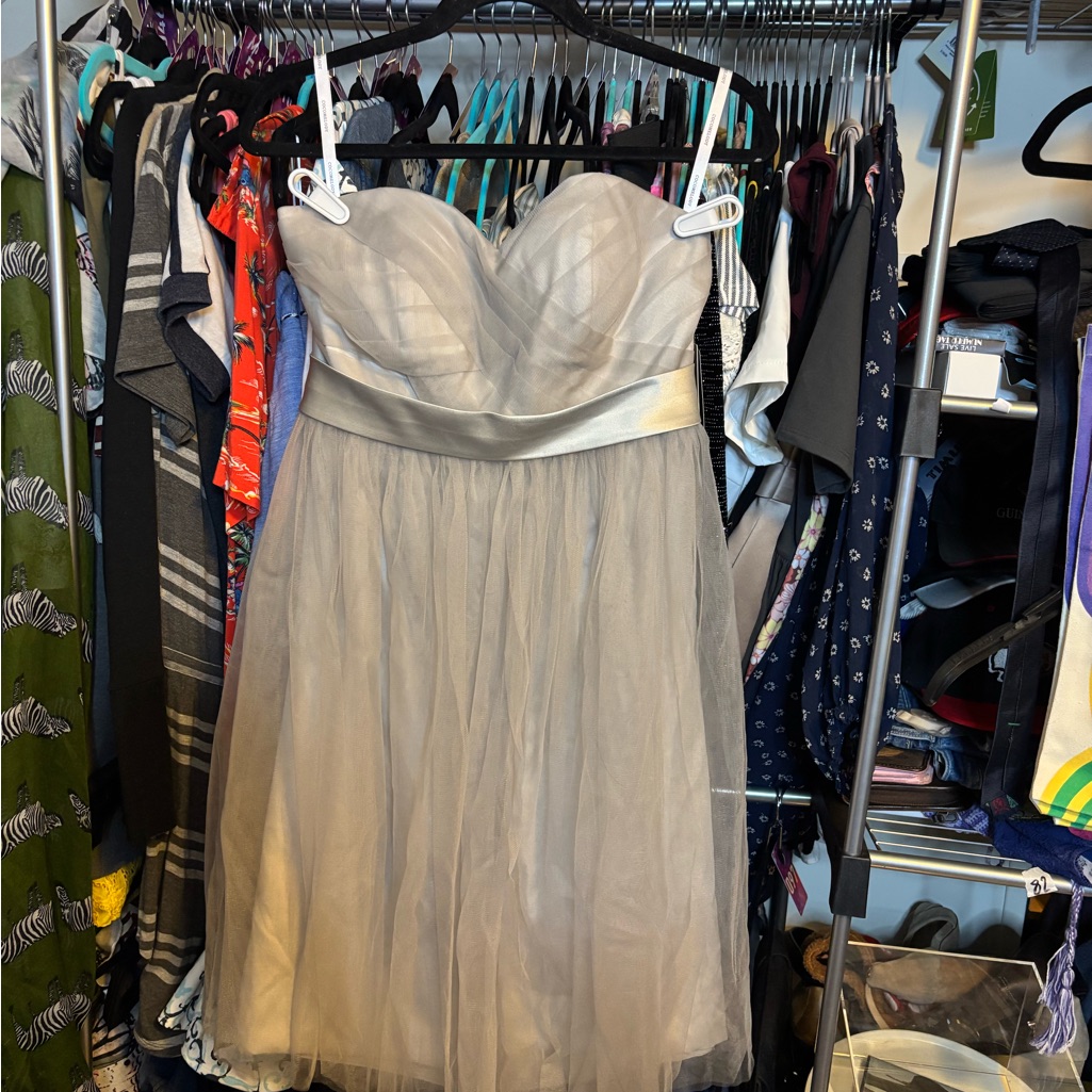 Elegant Strapless Cream Tulle Bridesmaid Dress